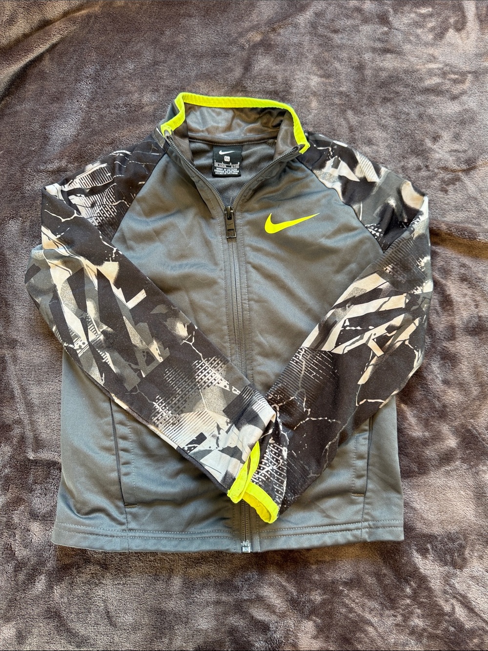 Kids Nike Gray Athletic Jacket with Neon Yellow Accent - Picture 1 of 2